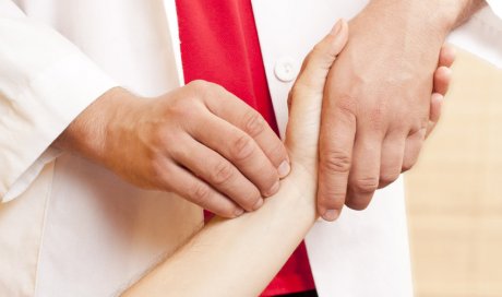 Rééducation du poignet suite à une fracture avec un kinésithérapeute à Saint-Denis de La Réunion